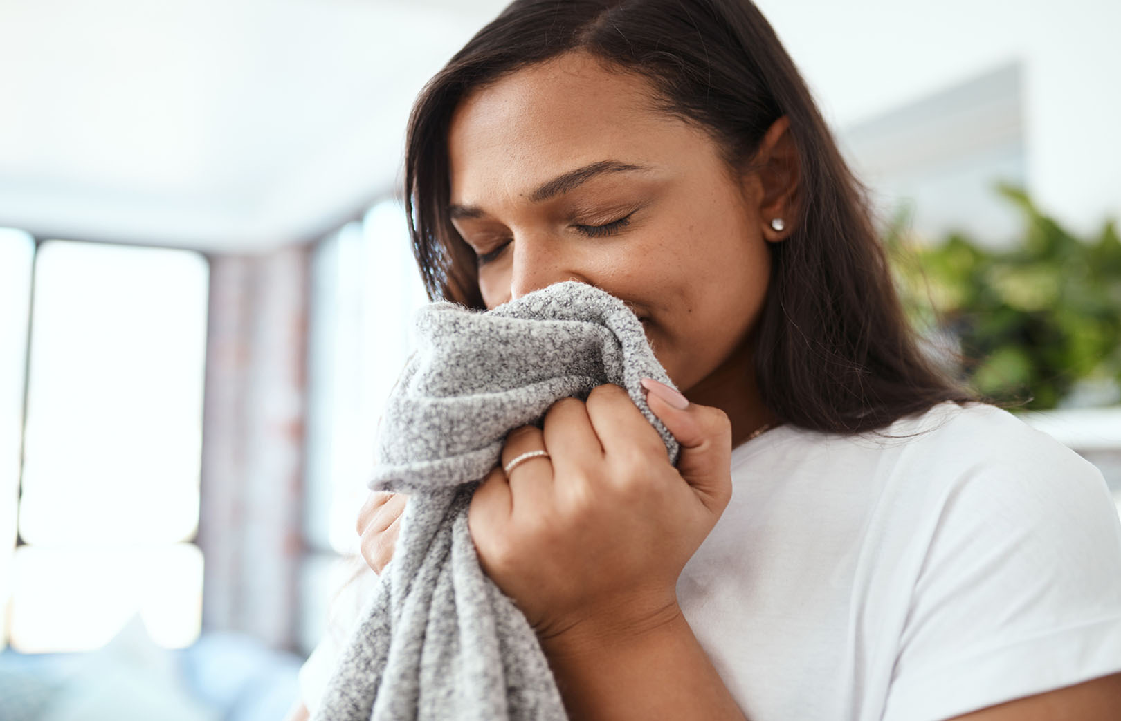 How to Eliminate Odors and Keep Clothes Smelling Fresh in Drawers and Closets