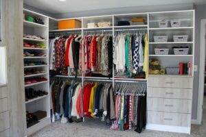 walk-in closet