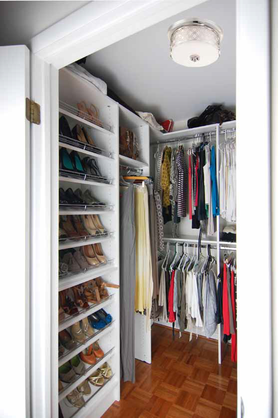How to Creatively Reconfigure Your Narrow Closet Space with Wardrobe