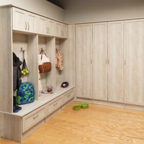 MBP21339  mudroom