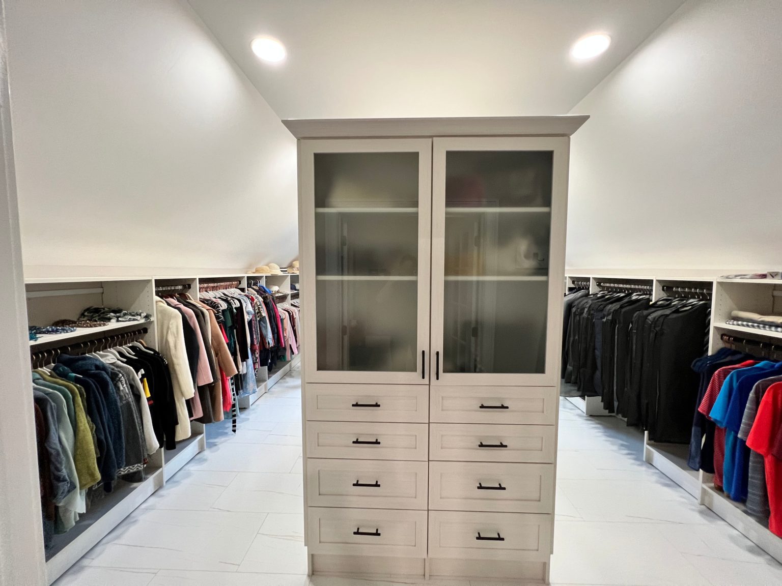 Design Your Dream Walk-In Closet: Dimensions, Layouts, & Tips