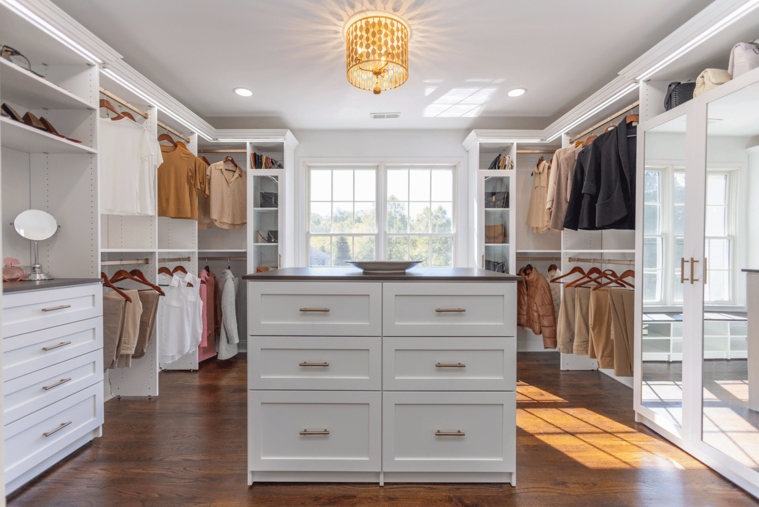 Custom Walk-In Closets & Closet Systems | Closet America